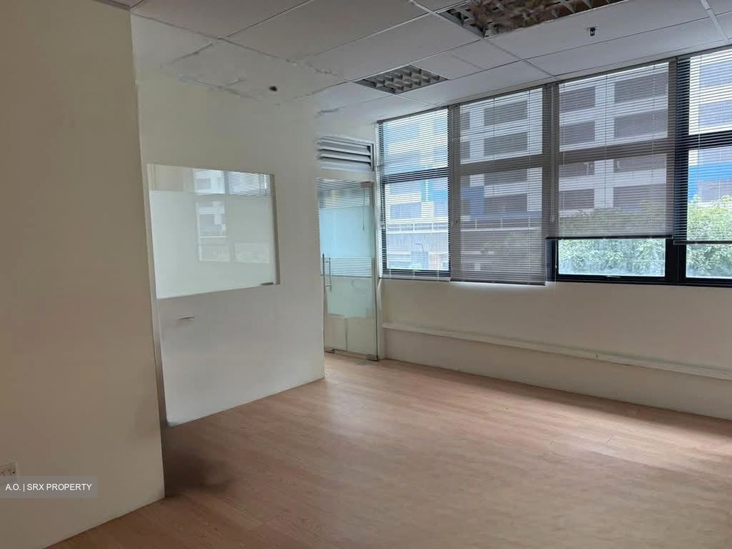 Tradehub 21 (D22), Office #531648481